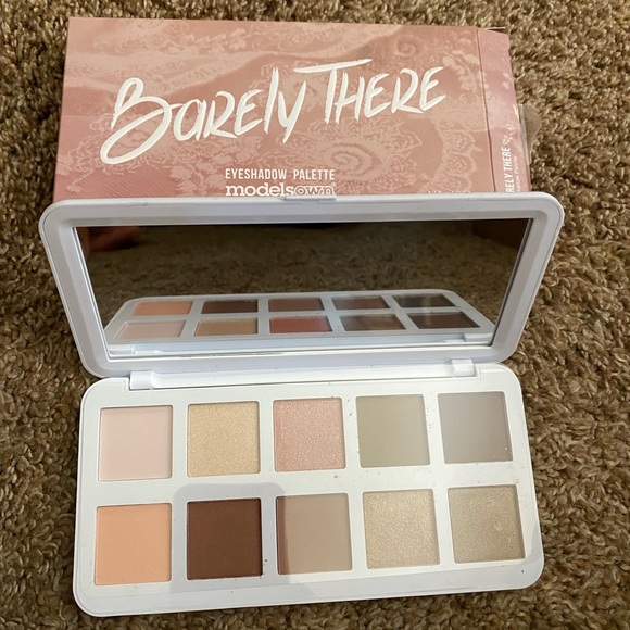 Models Own | NWB Barely There Eyeshadow Palette - Picture 4 of 6